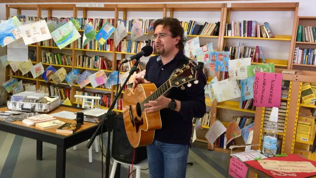 Parole per musica - Incontro con il cantautore Roberto Frugone Gattorna 2017.05.20 02