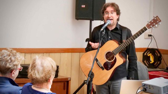Canzoni e Liguritudine - Incontro con il cantautore Roberto Frugone